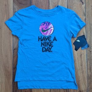 Nike Girls Graphic T-shirt